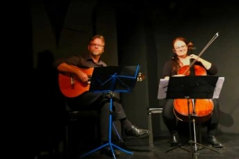 Live-Auftritt an der Gitarre
