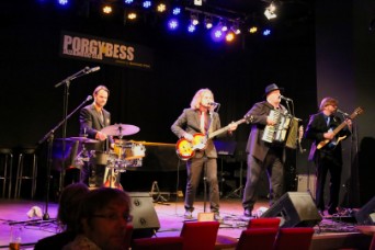 Live-Auftritt an der Gitarre